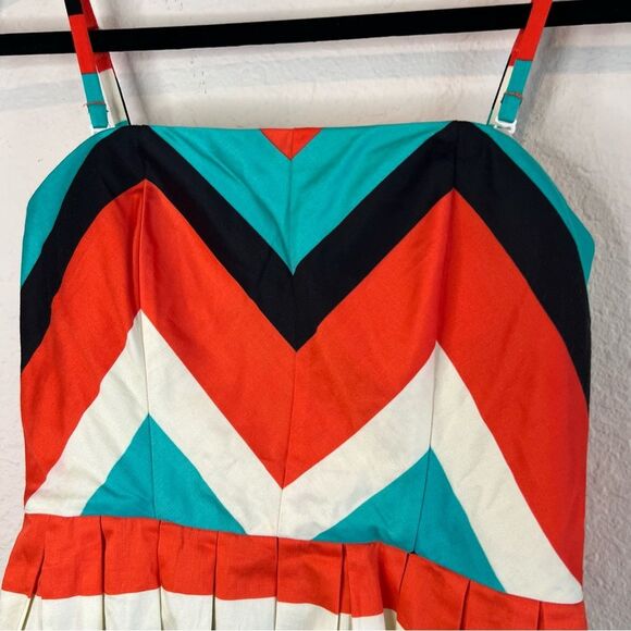 Minuet striped dress with pockets. Removable/adjustable straps. Size small - Picture 2 of 7